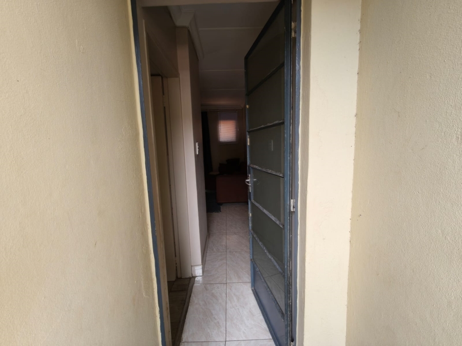 2 Bedroom Property for Sale in Geelhoutpark North West